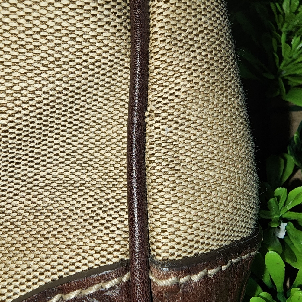 Gucci GG Signature-Trimmed Colbert Hobo - Picture 11 of 16